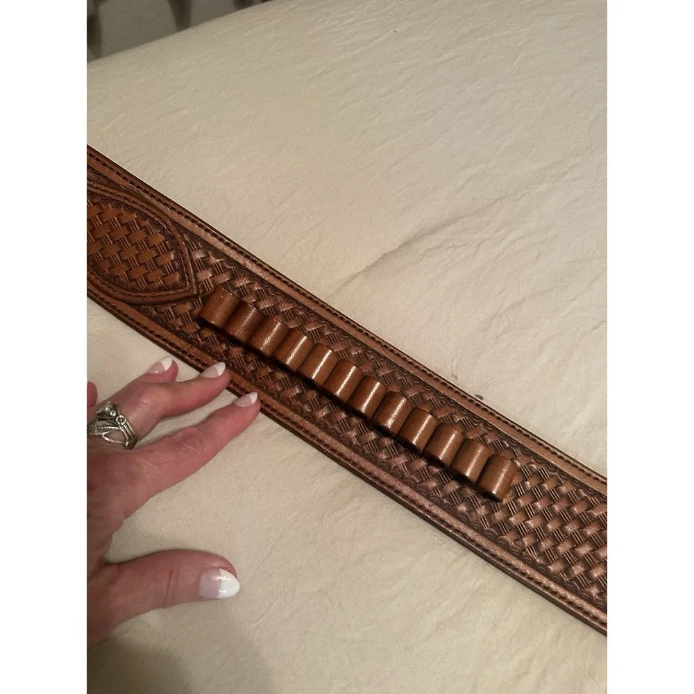 VTG WESTERN GUN BELT AND HOLSTER HAND TOOLED COWBOY ACTION